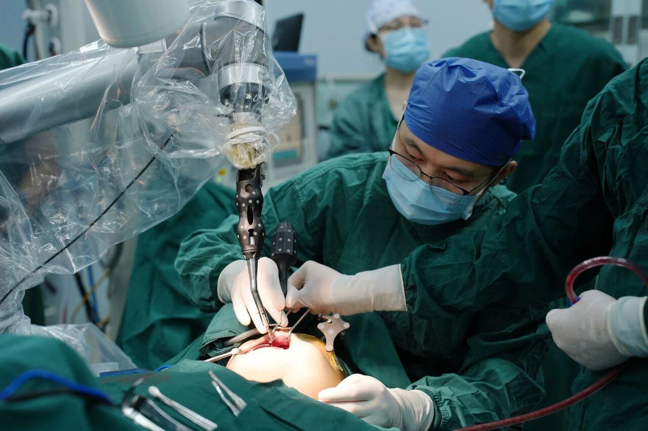 大学口腔医院手术机器人成功完成高难度正颌外科手术
